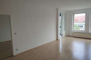 Freundliche 2-Raum-Wohnung mit verglaster Loggia mitten in Sudenburg sucht Sie! – Halberstädter Str. 118, 39112 Sudenburg, Magdeburg – Vorschaubild 4