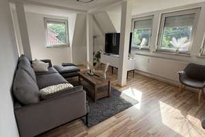 Moderne, teilmöblierte 3-Zimmer-Dachgeschosswohnung mit neuer EBK im Herzen von Fallersleben