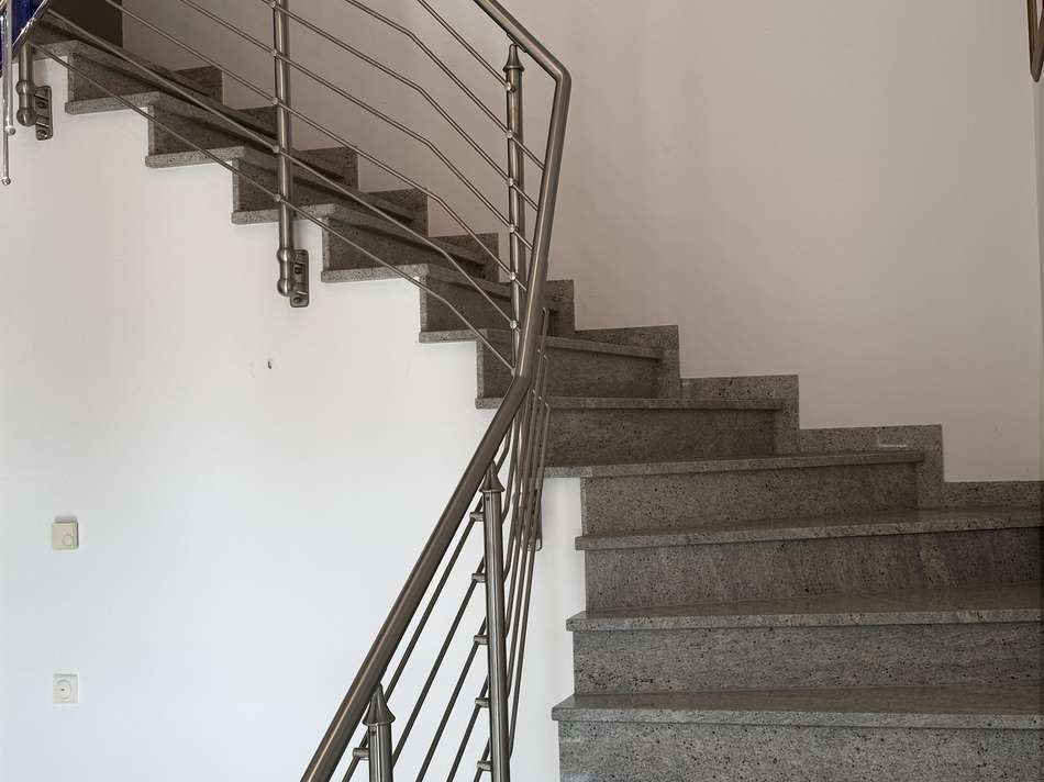 Treppenhaus nach 1 Etage