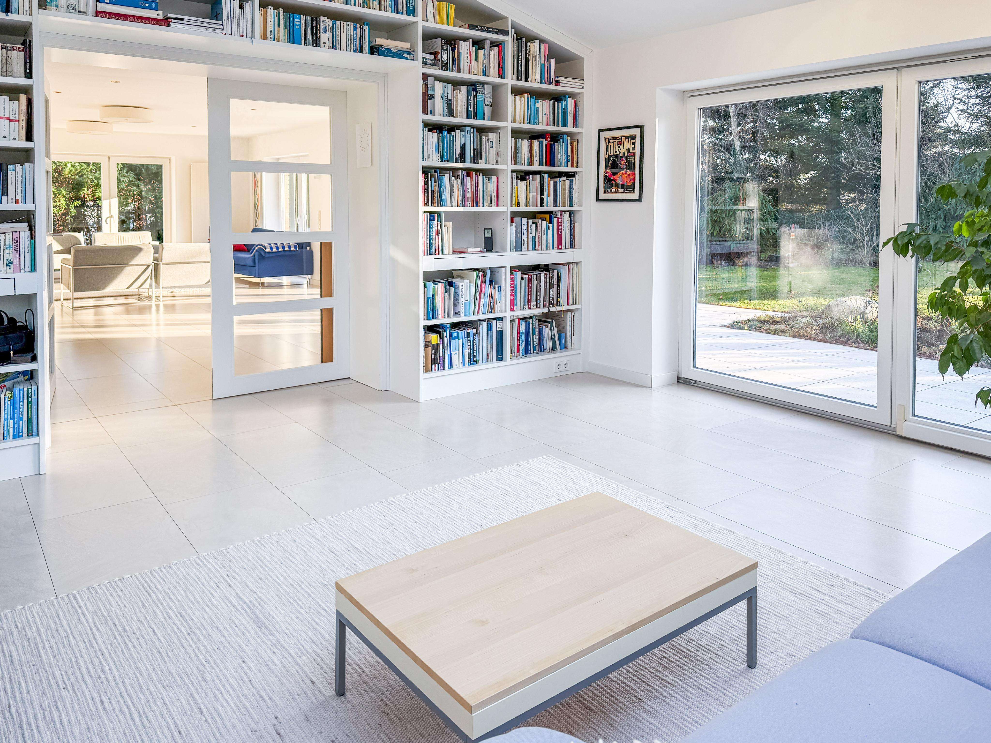 Immobilie in Wesseln - Exklusives Stadthaus                                              Schwimmteich und Sauna - Bild 0