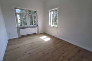 Repräsentative Altbaueleganz in Klingenberg.
5 Zimmer Mietwohnung! – Die vollständige Adresse der Immobilie erhältst du vom Anbieter., 63911 Klingenberg am Main – Vorschaubild 17