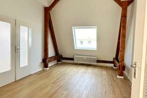 4 - Zimmer -  Dachgeschosswohnung mit Terrasse in Spandau! – Kurstraße 4, 13585 Spandau (Ortsteil), Berlin – Vorschaubild 3