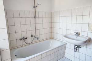 Schnuckelige Dachgeschosswohnung mit Badewanne – Markusstr. 8, 9130 Sonnenberg, Chemnitz – Vorschaubild 4