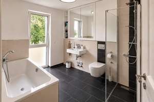 traumhaftes Zuhause mit drei Zimmern und viel Platz in Köln-Lövenich – Moltkestrasse 120, 50859 Lövenich, Köln – Vorschaubild 7