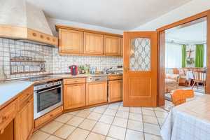 Platz für Ihre Ideen: Haus mit Nebengebäuden, Garage & großem Garten in Vilshofen-Pleinting! – Passau (Kreis) – Vorschaubild 8