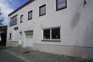 Seltene Gelegenheit in Roding: Vielseitiges Wohn-  und Geschäftshaus mit Lagerhalle und Werkstatt – Die vollständige Adresse der Immobilie erhältst du vom Anbieter., 93426 Roding – Vorschaubild 3