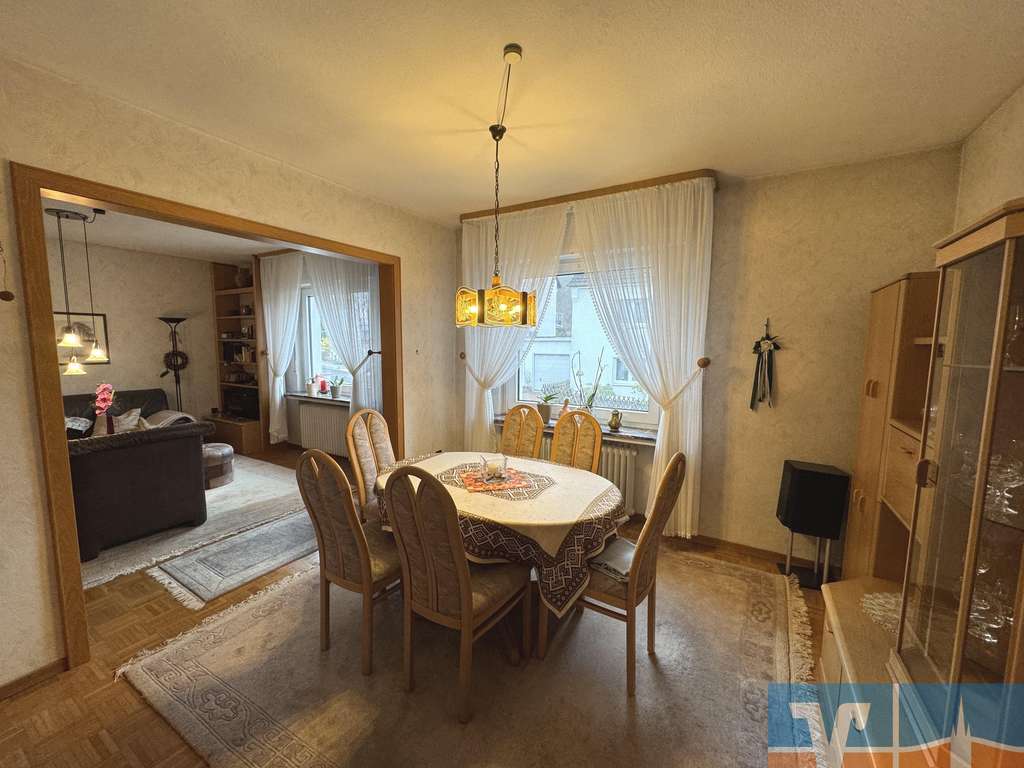 Immobilie in Menden - Menden: Charmante Stadtvilla mit zwei Wohneinheiten - Ideal für Familien oder Mehrgenerationenwohne - Bild 1