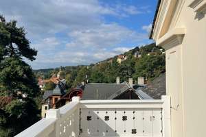 traumhafte Dachgeschosswohnung in Loschwitz mit Blick über Dresden (Balkon, 2 Stellplätze) – Die vollständige Adresse der Immobilie erhältst du vom Anbieter., 1326 Loschwitz/Wachwitz, Dresden – Vorschaubild 3