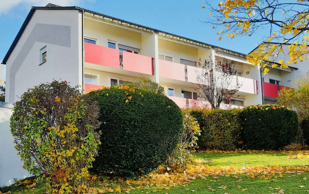 Hell und freundlich mit Balkon! 2-Zimmer-Wohnung mit viel Potential!