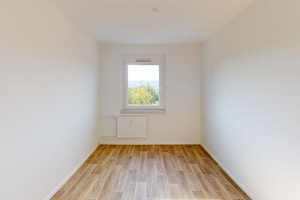 Am Stadtrand gelegene 3-Raum-Wohnung mit Wanne – Marie-Tilch-Str. 40, 9123 Chemnitz – Vorschaubild 5