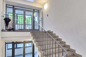 Helle, moderne Dachgeschosswohnung mit Süd-Balkon und Waldblick – Südostallee 126, 12487 Johannisthal, Berlin – Vorschaubild 3