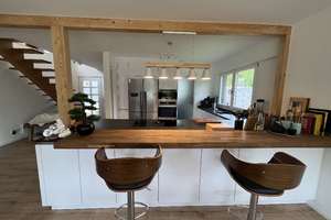 Niedrigenergiehaus mit Doppelgarage und 1.494 m² Grundstück