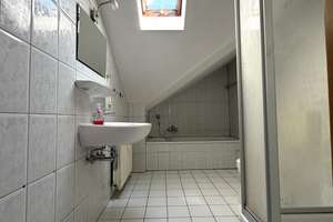 Sonnige Dachgeschosswohnung mit Loggia in Aßlar – Die vollständige Adresse der Immobilie erhältst du vom Anbieter., 35614 Aßlar – Vorschaubild 7