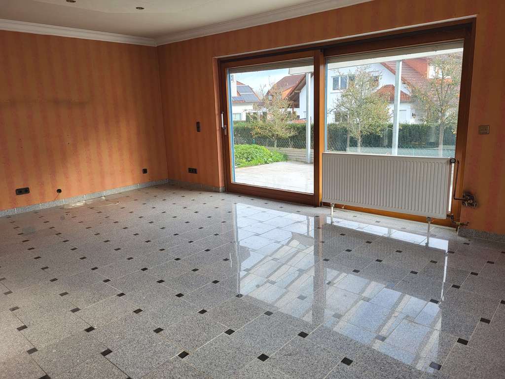 Immobilie in Buchen (Odenwald) - Großzügiges Zweifamilienhaus  -ruhige Wohnlage- - Bild 4