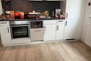 Lebendiges Viertel: 3-Zimmer-Wohnung mit Balkon in Düsseldorf – Adersstraße 60, 40215 Friedrichstadt, Düsseldorf – Vorschaubild 10