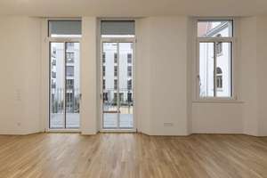 Sanierte 3-Zimmer-Altbauwohnung Rollstuhlgerecht mit Einbauküche und Sonnenbalkon!