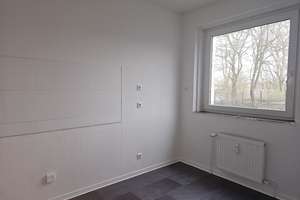Renovierte 4-Zimmer-Wohnung in Bremen-Vegesack mi Balkon - Grohner Düne – Bydolekstraße 8, 28759 Grohn, Bremen – Vorschaubild 4
