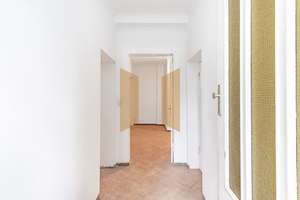 Große Souterrainwohnung mit 3 Zimmern, separatem Eingang und Gartennutzung – Die vollständige Adresse der Immobilie erhältst du vom Anbieter., 12167 Steglitz, Berlin – Vorschaubild 4