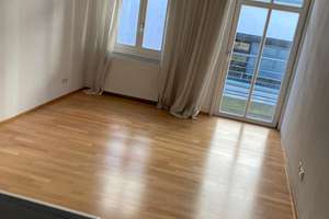 Gemütliche 2-Zimmer Wohnung in zentraler Lage  – Die vollständige Adresse der Immobilie erhältst du vom Anbieter., 72764 Reutlingen-Mitte, Reutlingen – Vorschaubild 2