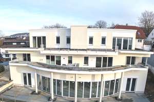 4-Zimmer-Neubauwohnung mit großzügiger Loggia und sonniger Terrasse