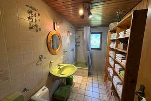 Idyllisches Refugium mit Alpen-Charme: Kleines Einfamilienhaus auf traumhaftem Gartengrundstück – Die vollständige Adresse der Immobilie erhältst du vom Anbieter., 88364 Wolfegg – Vorschaubild 12
