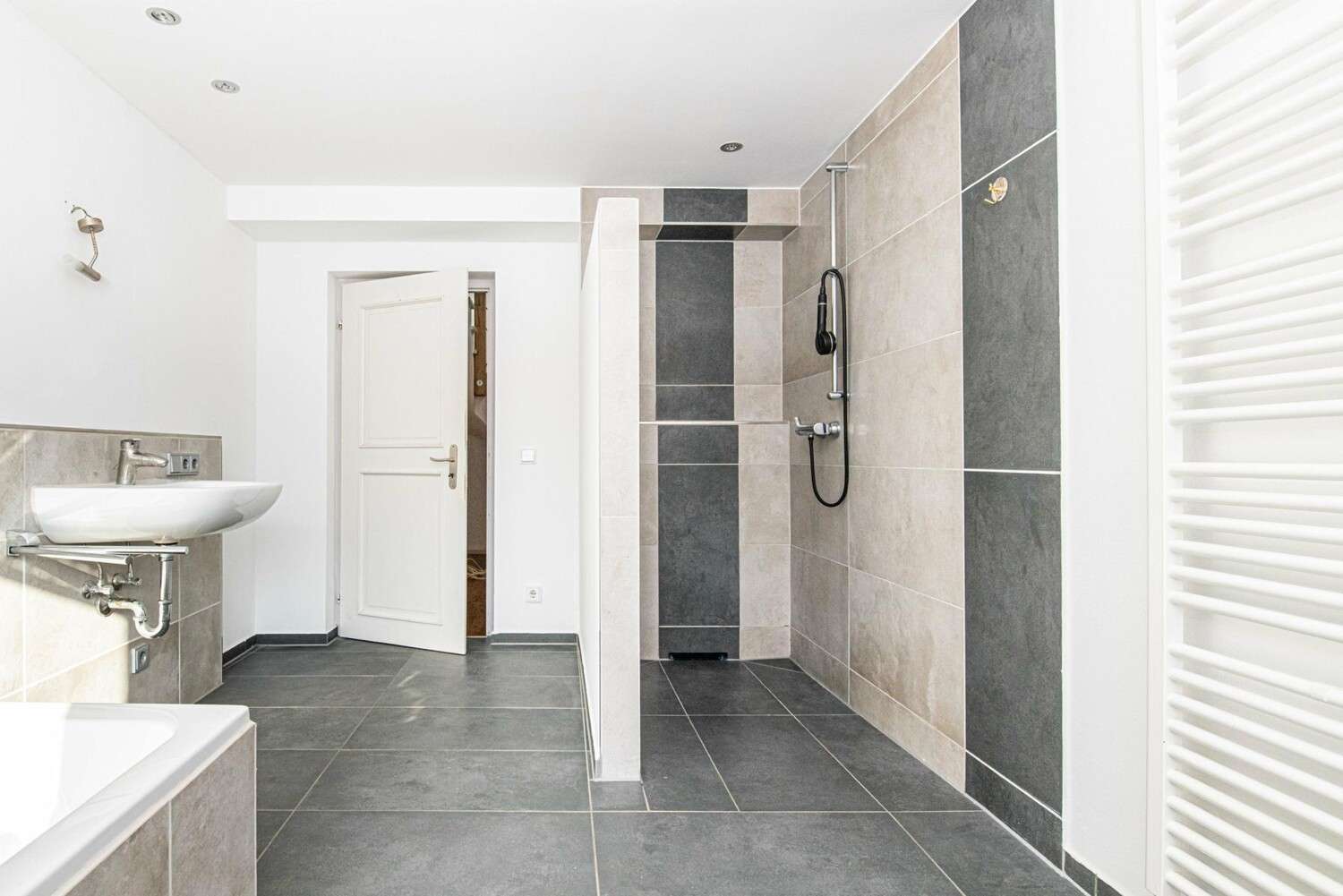 Immobilie in Bruck i.d.OPf. - Gemütliches Einfamilienhaus in zentraler und ruhiger Lage - Bild 3