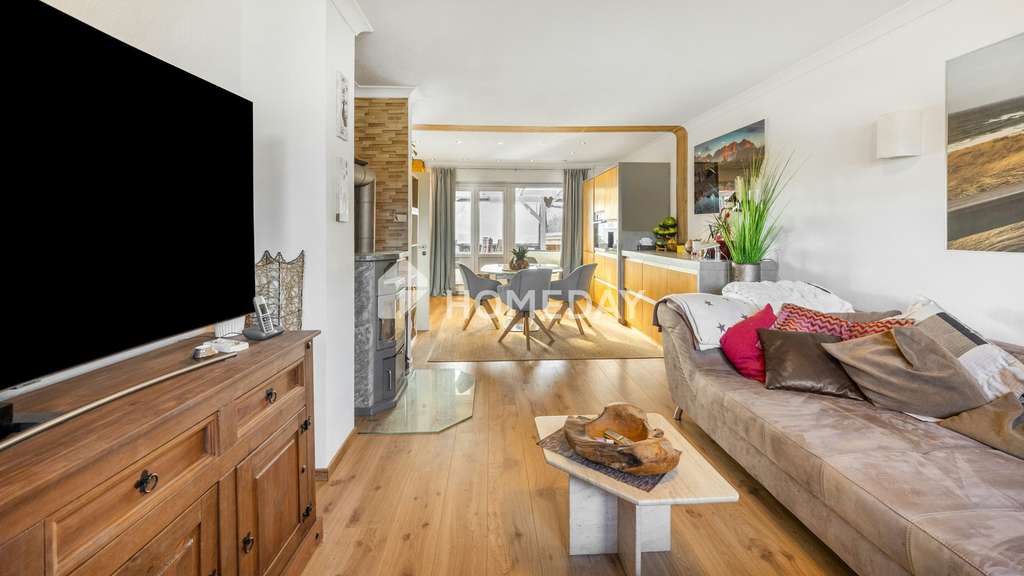 Immobilie in Lastrup - Stilvoll modernisiertes Einfamilienhaus mit großzügigem Garten, Terrassen und Solaranlage - Bild 3