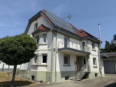 Wohnhaus mit Halle und separatem Büro/Wohnung