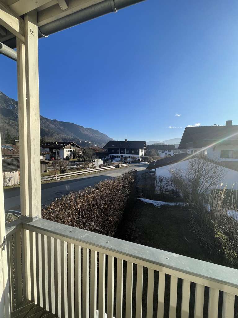 Immobilie in Marquartstein - BERGBLICK -  FAMILIENFREUNDLICH - FERNWÄRME - Bild 2