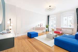 Hufelandstraße: Wunderschöner 3-Zimmer Altbau, Balkon, Fernwärme, E-Effizienz B, maßgefertigte EBK – Hufelandstraße 23, 10407 Prenzlauer Berg, Berlin – Vorschaubild 1