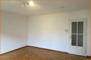 Drei-Raum-Wohnung in ruhiger Lage mit Balkon und Stellplatz in Geestemünde – Dürerstraße 19, 27570 Geestemünde, Bremerhaven – Vorschaubild 2
