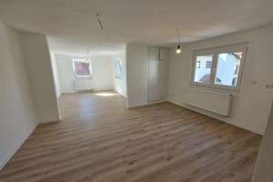 Modernisiertes Haus mit 3 Wohnbereichen, Garten, Vermietungspotenzial und optionaler Scheune – Böllatstrasse 14, 72622 Nürtingen – Vorschaubild 5