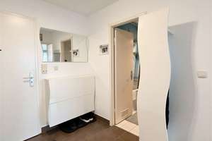 KENSIONGTON - Licht. Weite. Skyline. – Moderne 2-Zimmer-Wohnung mit sonniger Loggia nahe BMW – Die vollständige Adresse der Immobilie erhältst du vom Anbieter., 80933 Lerchenau-Ost, München – Vorschaubild 2