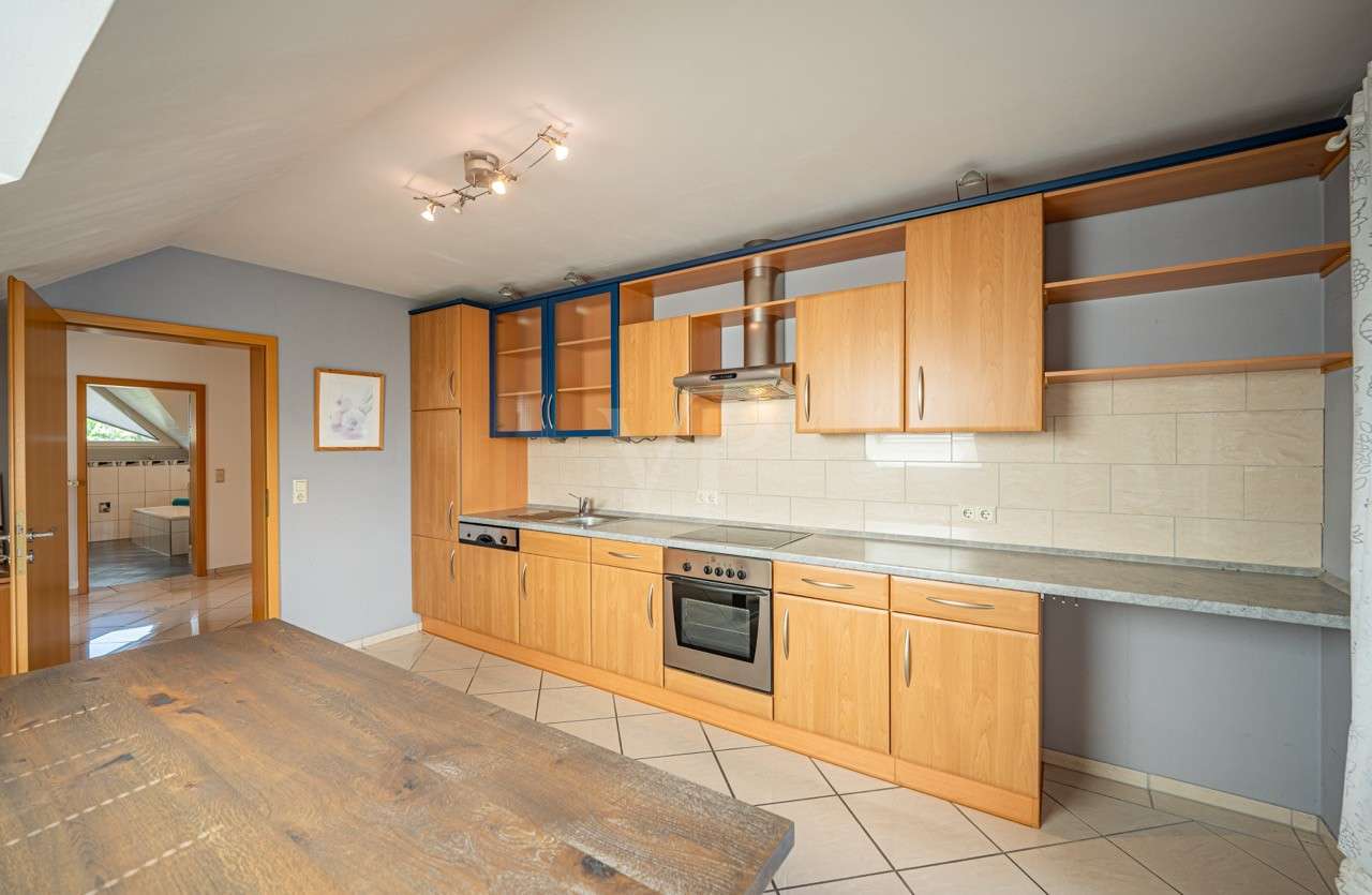 Immobilie in Berod bei Wallmerod - Großzügiges Ein-/Zweifamilienhaus in wunderschönem Wohngebiet – flexibel nutzbar und sofort bezugsbe - Bild 2