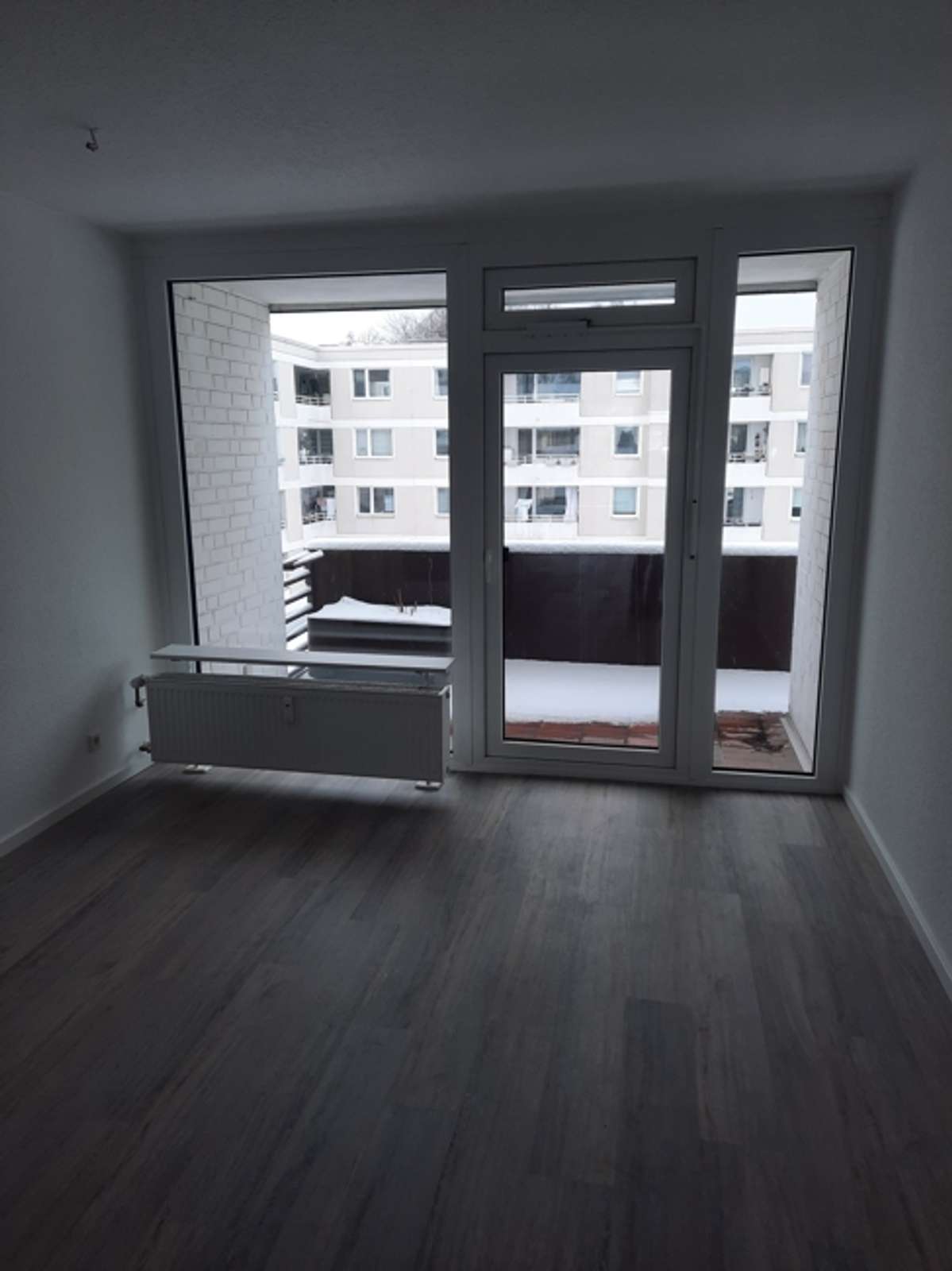 Attraktive und geräumige 4-Zimmer-Maisonette-Wohnung mit Loggia und Kamin in Göttingen