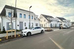 Exklusive und ausgestattete XL-Doppelhausvilla an den Angerbachauen