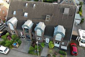 Gepflegtes Reihenmittelhaus mit Garten, Einbauküche, Vollkeller und Garage in Leverkusen-Hitdorf – Lohrstr. 90a, 51371 Hitdorf, Leverkusen – Vorschaubild 2