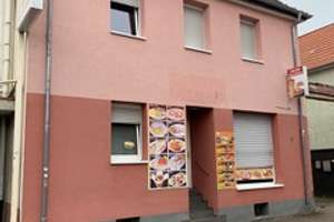 Zweifamilienhaus in zentraler Lage von Schifferstadt – vielseitig nutzbar + optionaler Bauplatz – Die vollständige Adresse der Immobilie erhältst du vom Anbieter., 67105 Schifferstadt – Vorschaubild 1
