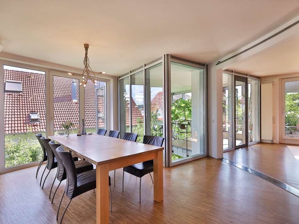 Lichtdurchfluteter Wohn-/Es...