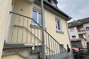 Schönes Einfamilienhaus in zentraler Lage mit Garten und Garage – Die vollständige Adresse der Immobilie erhältst du vom Anbieter., 35789 Weilmünster – Vorschaubild 3