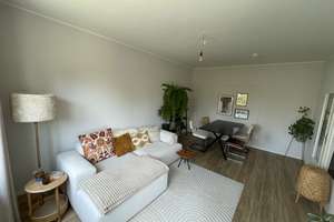 Modern renovierte 3-Zimmer-Wohnung mit Balkon ins Grüne – Kribbenstraße 2a, 40549 Heerdt, Düsseldorf – Vorschaubild 2
