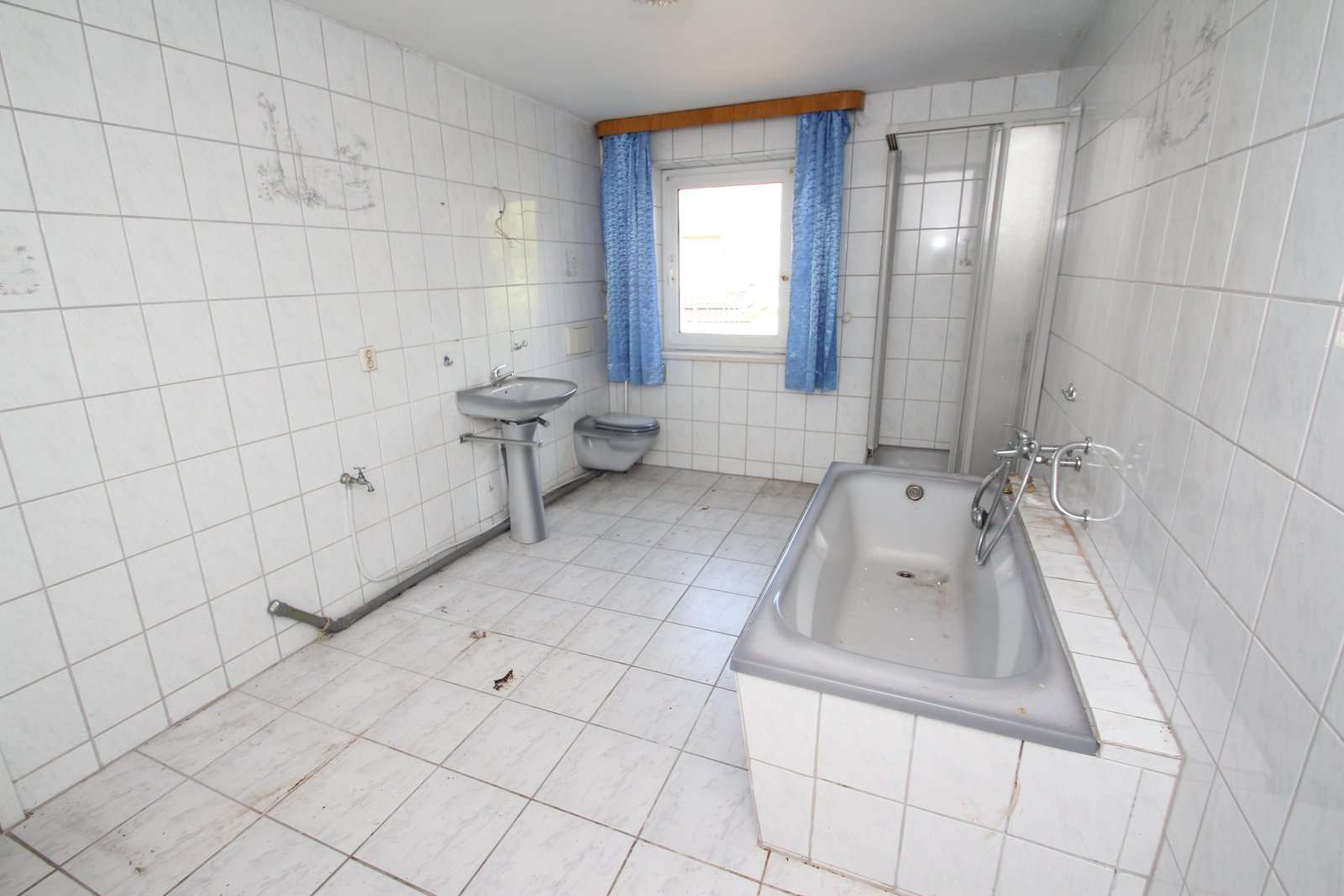 Immobilie in Waltershausen - Waltershausen, 2 Familienhaus mit Anbau - Bild 3