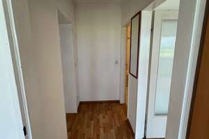 Attraktive 3,5-Zimmer-Wohnung mit Balkon, Klimaanlage & Tiefgarage in Köln-Weiden – Freiburger Str. 23, 50858 Weiden, Köln – Vorschaubild 9