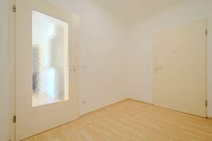 SUPER GRUNDRISS – BALKON – ROLLOS – WANNENBAD – EINBAUKÜCHE – TG-STELLPLATZ – Die vollständige Adresse der Immobilie erhältst du vom Anbieter., 1239 Leubnitz-Neuostra, Dresden – Vorschaubild 7