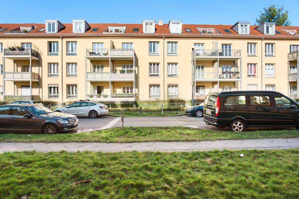 Jetzt investieren! Vermietete Wohnung in ruhiger Lage von Berlin-Zehlendorf