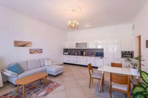 Zu Verkaufen! Möblierte 2-Zimmer-Wohnung mit Balkon unweit des Lietzensees am Kaiserdamm! – Kaiserdamm 86, 14057 Charlottenburg, Berlin – Vorschaubild 6