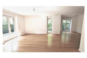 Zentrale Lage am beliebten Volksdorfer Ortskern  – Eulenkrugstraße 23, 22359 Volksdorf, Hamburg – Vorschaubild 2