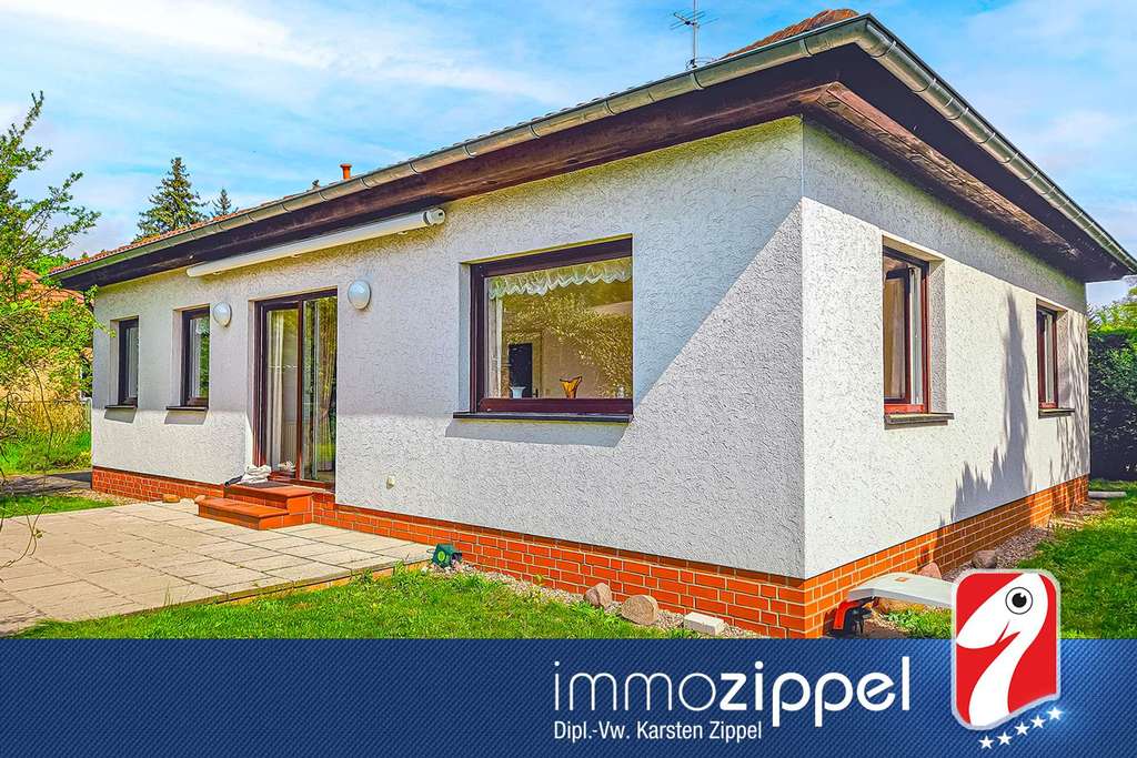 Massiver EFH-Bungalow in Schwanebeck: EFH, Bj.1994 mit 3 Zi., Kü., Masterbad auf 1.147 m² Grndstck.