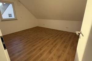 Neues Zuhause in Burgau: Helle 3-Zimmer-Wohnung mit Balkon – 89331 Burgau – Vorschaubild 2