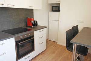 Stilvoll möblierte 3-Zimmer-Wohnung mit großem Balkon in Bergen-Enkheim – 60388 Bergen-Enkheim, Frankfurt am Main – Vorschaubild 9